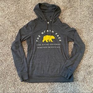Women’s Northface hoodie